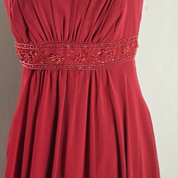 David's Bridal Spaghetti Strap Chiffon Beaded Empire - Picture 2 of 5